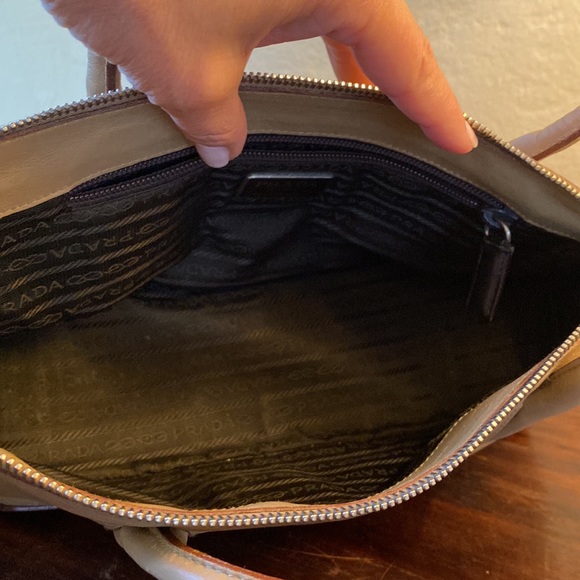 Vintage 90’s PRADA Handbag *HARD to FIND* - Picture 6 of 10